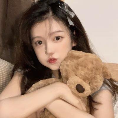 庭院里的女人